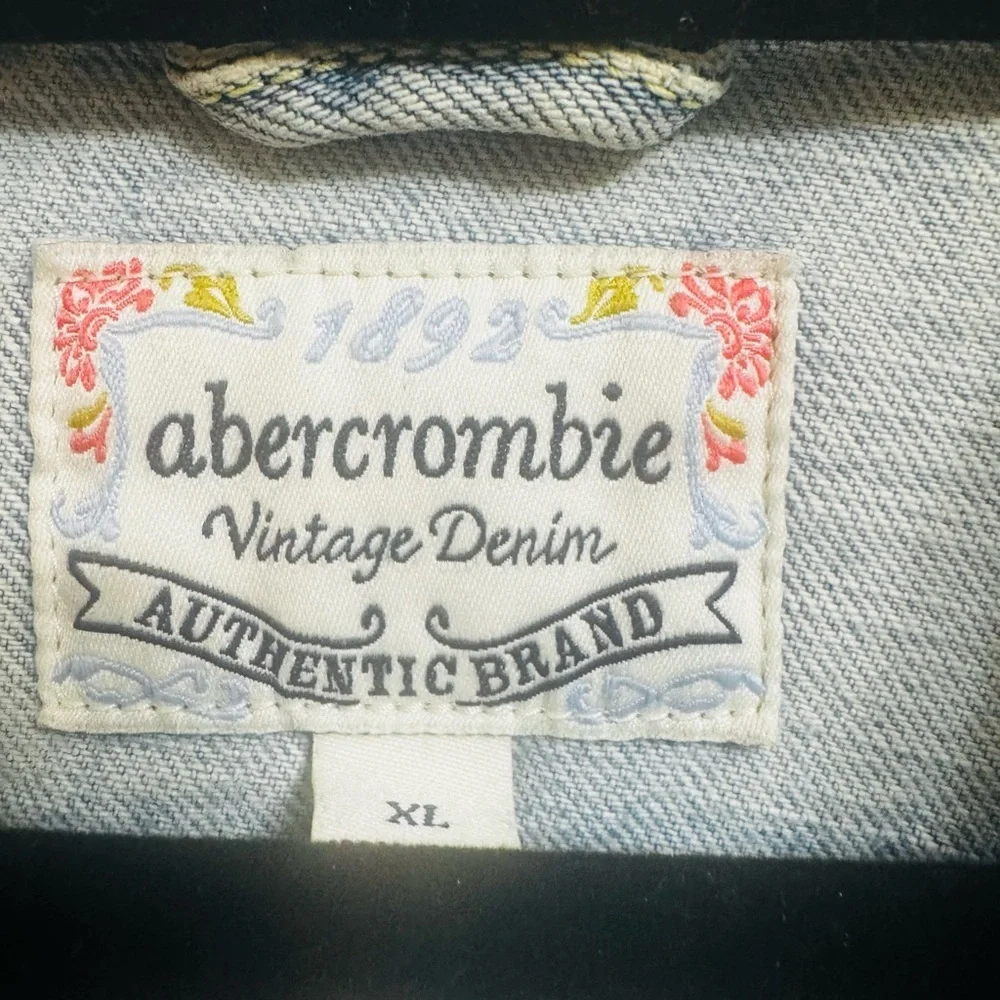 Abercrombie & Fitch Vintage Distressed Denim Jacket - Light Wash